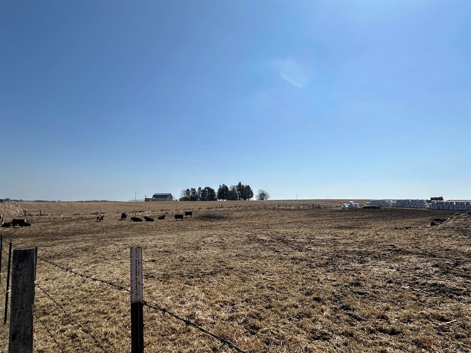 E8923 Peaceful Valley Rd, Cashton, WI 54619