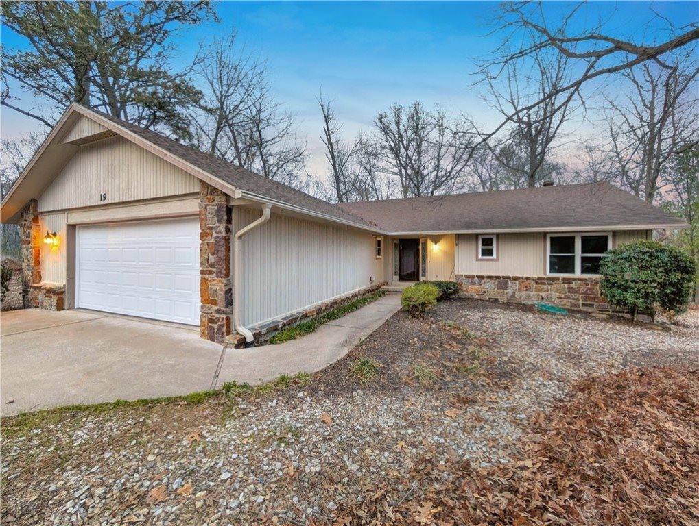 19 Lockerbie Drive, Bella Vista, AR 72715