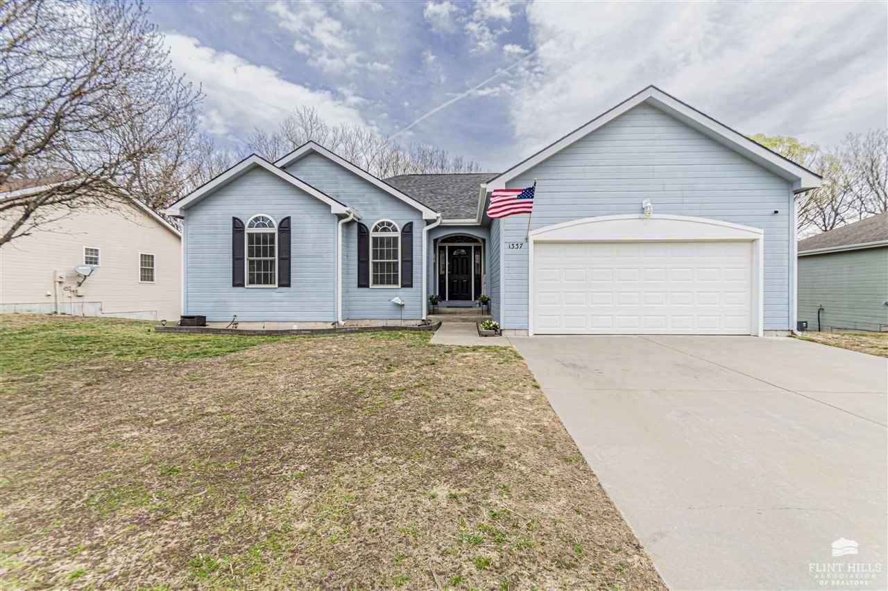 1337 Overbrooke Drive, Junction City, KS 66441
