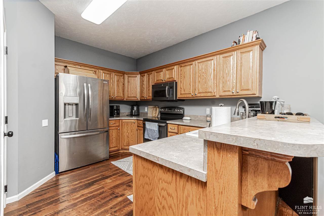 1337 Overbrooke Drive, Junction City, KS 66441