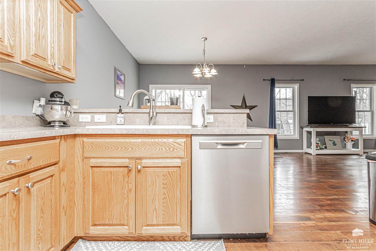 1337 Overbrooke Drive, Junction City, KS 66441