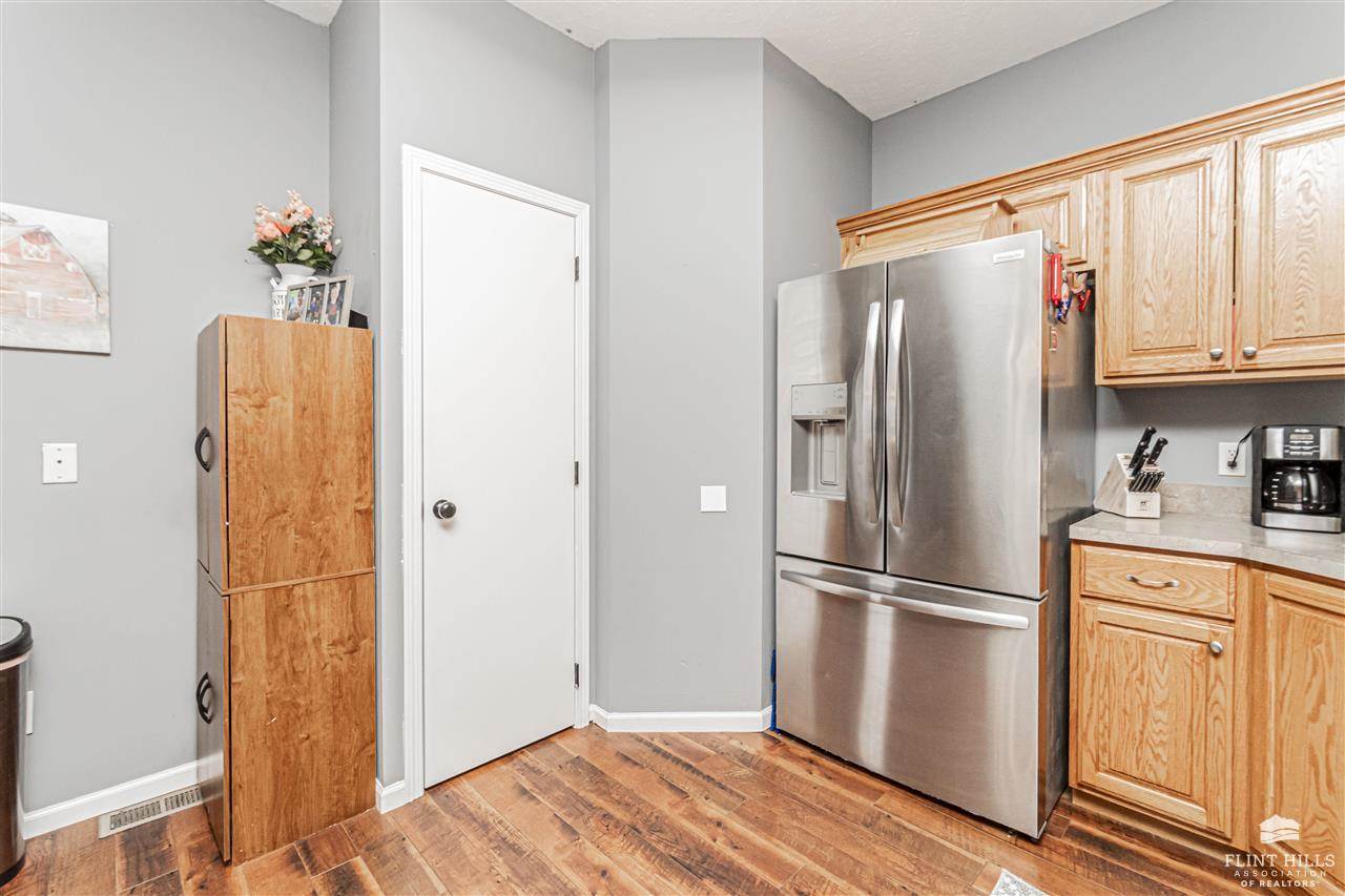 1337 Overbrooke Drive, Junction City, KS 66441