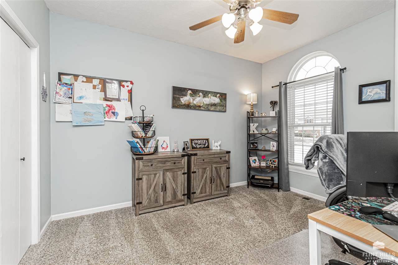 1337 Overbrooke Drive, Junction City, KS 66441