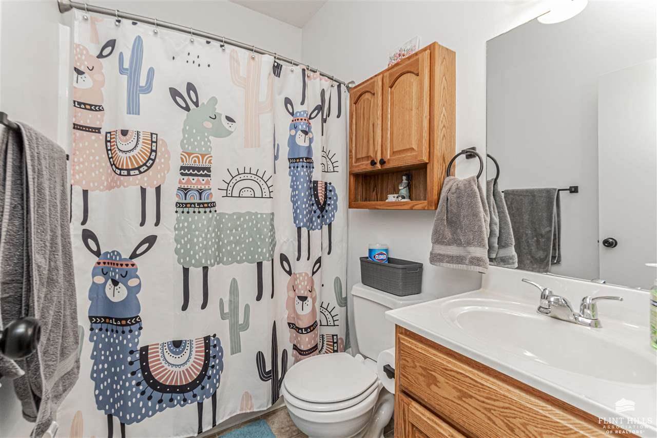1337 Overbrooke Drive, Junction City, KS 66441