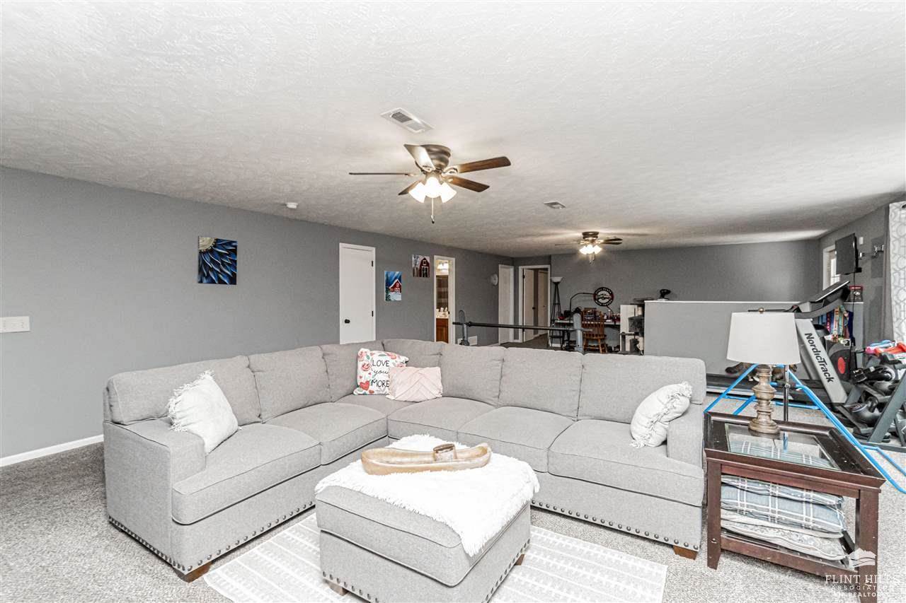 1337 Overbrooke Drive, Junction City, KS 66441