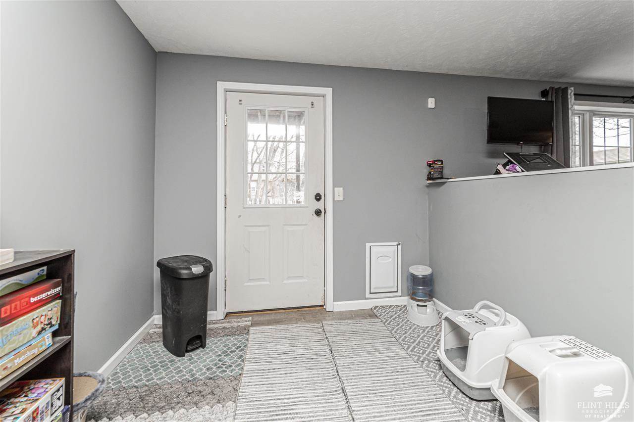 1337 Overbrooke Drive, Junction City, KS 66441