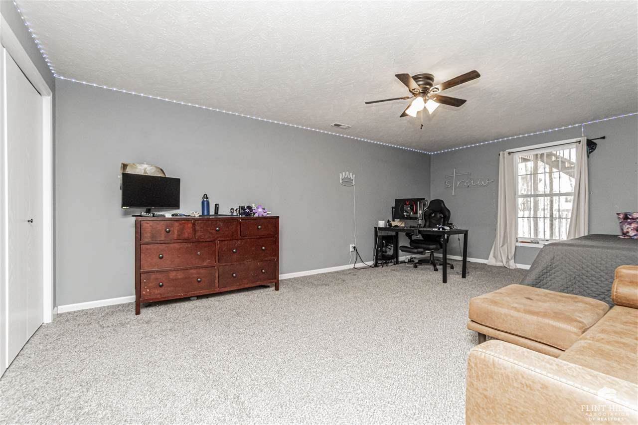 1337 Overbrooke Drive, Junction City, KS 66441