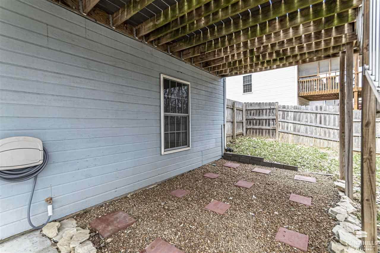 1337 Overbrooke Drive, Junction City, KS 66441