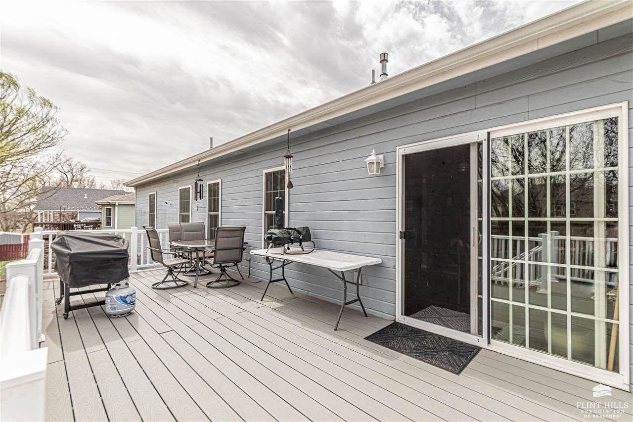 1337 Overbrooke Drive, Junction City, KS 66441