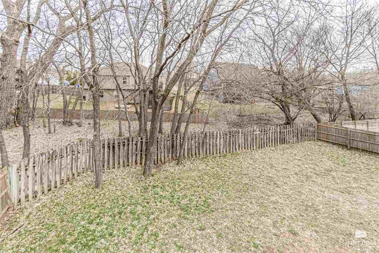 1337 Overbrooke Drive, Junction City, KS 66441