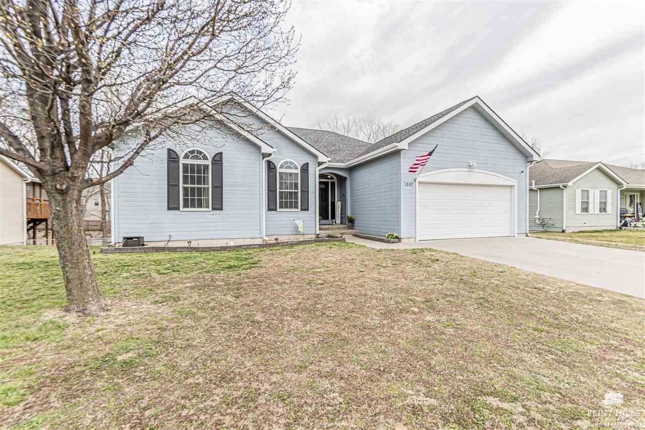 1337 Overbrooke Drive, Junction City, KS 66441