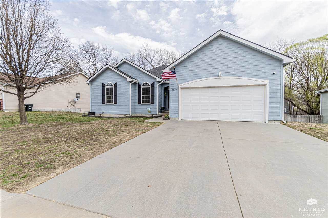 1337 Overbrooke Drive, Junction City, KS 66441
