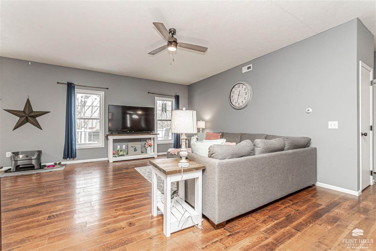 1337 Overbrooke Drive, Junction City, KS 66441