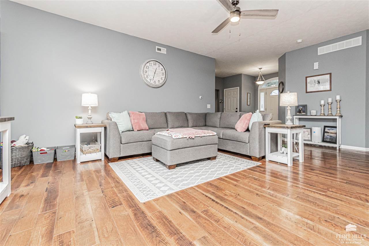 1337 Overbrooke Drive, Junction City, KS 66441
