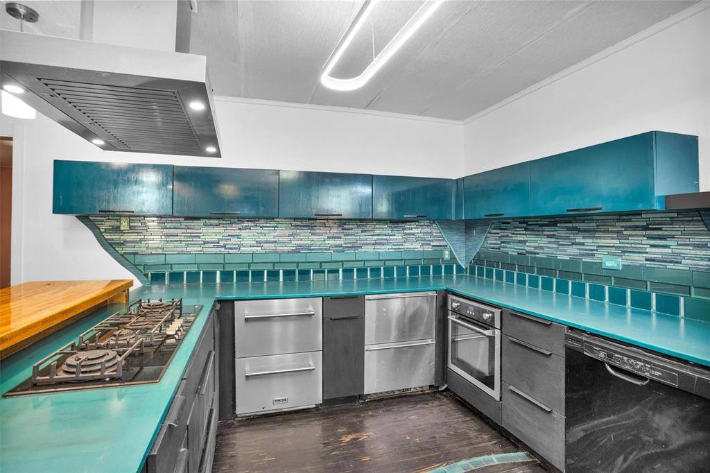 205 South Hood Street, Alvin, TX 77511