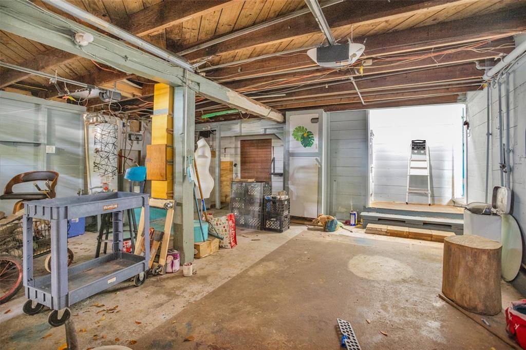 205 South Hood Street, Alvin, TX 77511
