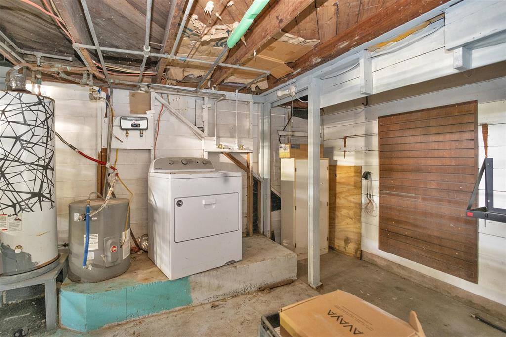 205 South Hood Street, Alvin, TX 77511