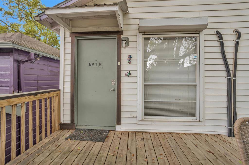 205 South Hood Street, Alvin, TX 77511