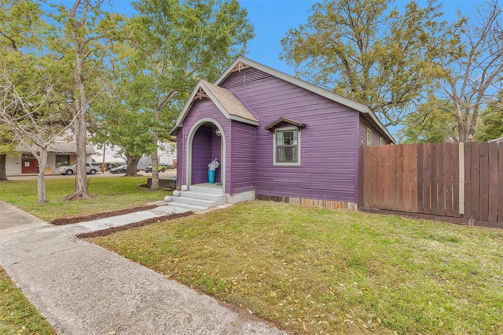205 South Hood Street, Alvin, TX 77511