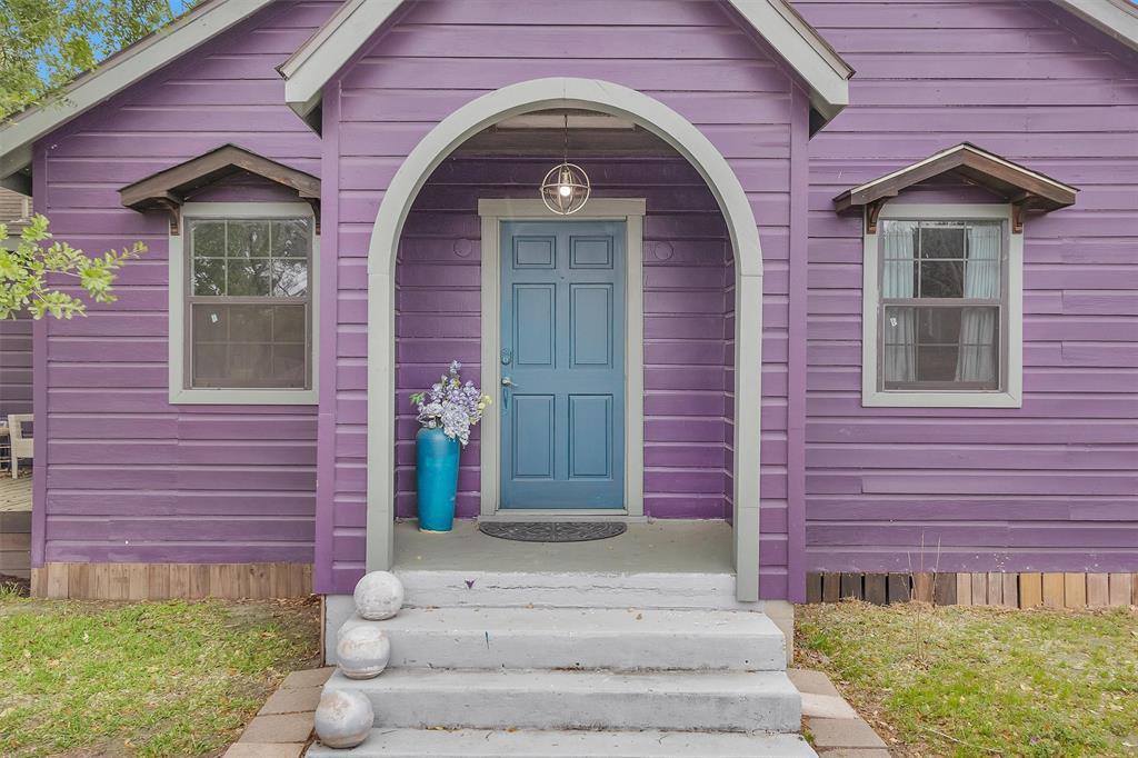 205 South Hood Street, Alvin, TX 77511