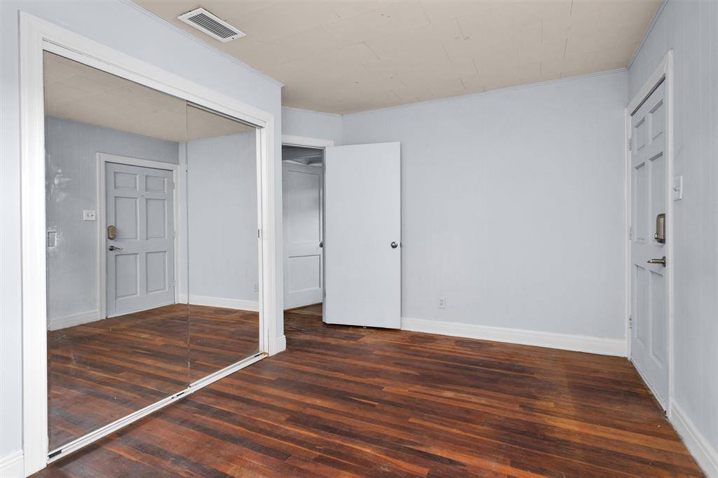 205 South Hood Street, Alvin, TX 77511
