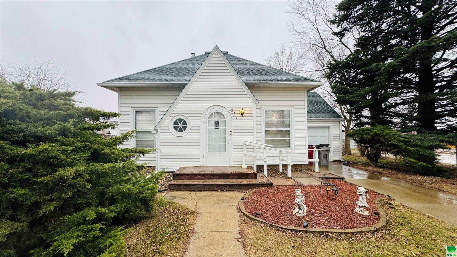 326 Maple, Lawton, IA 51030