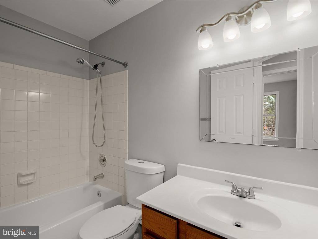 8628 Sanderling Drive, Manassas, VA 20110
