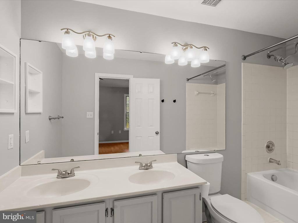 8628 Sanderling Drive, Manassas, VA 20110