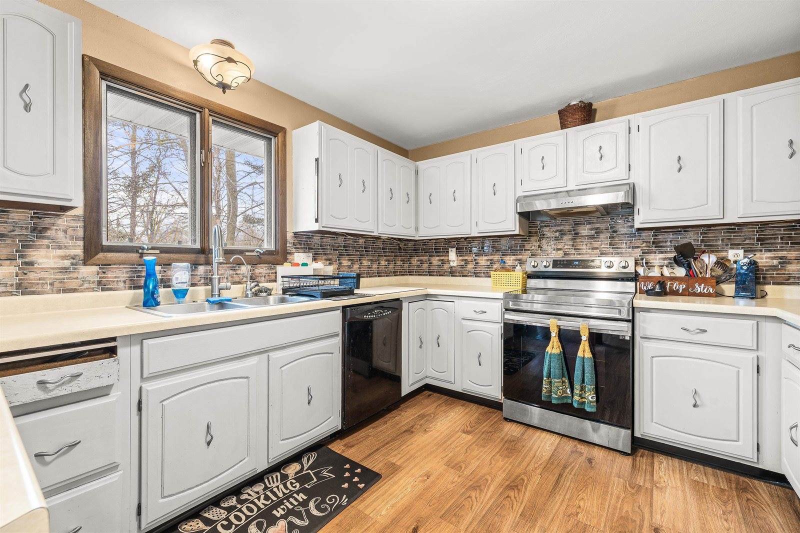 2911 Soo Marie Avenue, Stevens Point, WI 54481