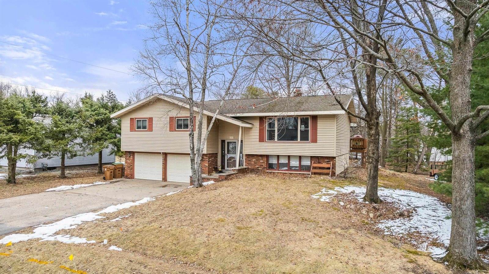 2911 Soo Marie Avenue, Stevens Point, WI 54481