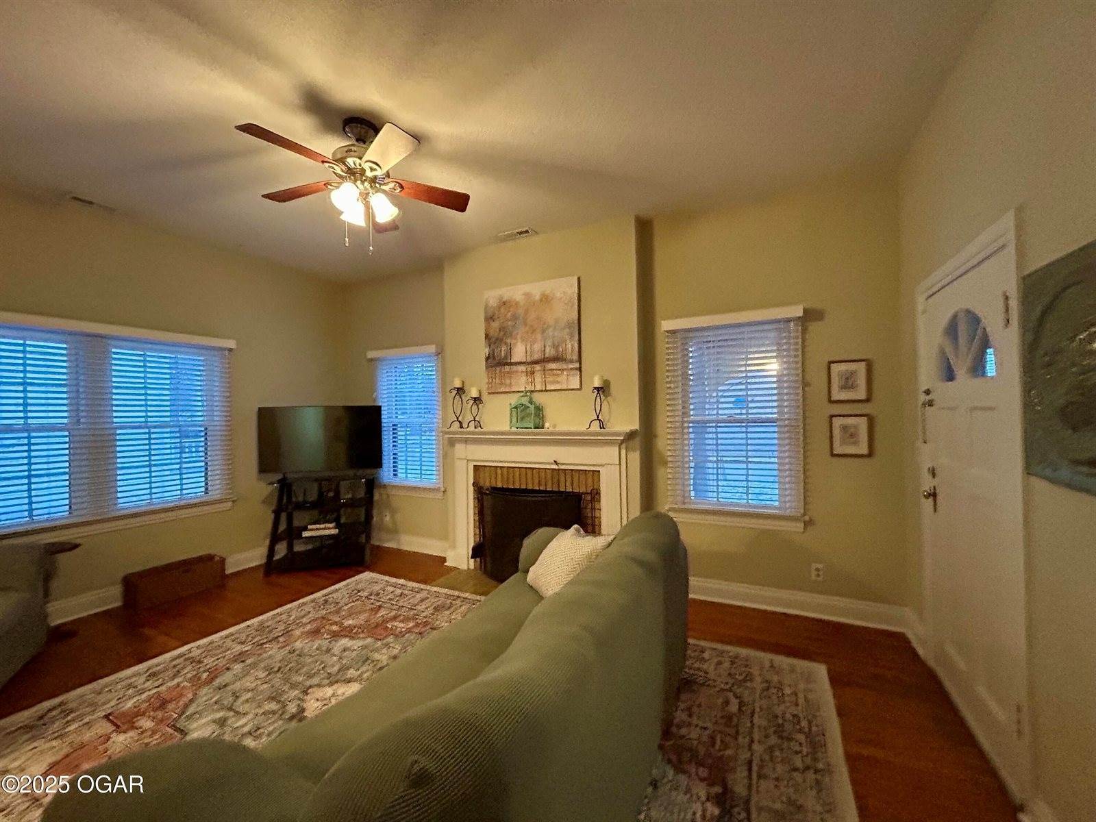 1434 South Main Street, Carthage, MO 64836