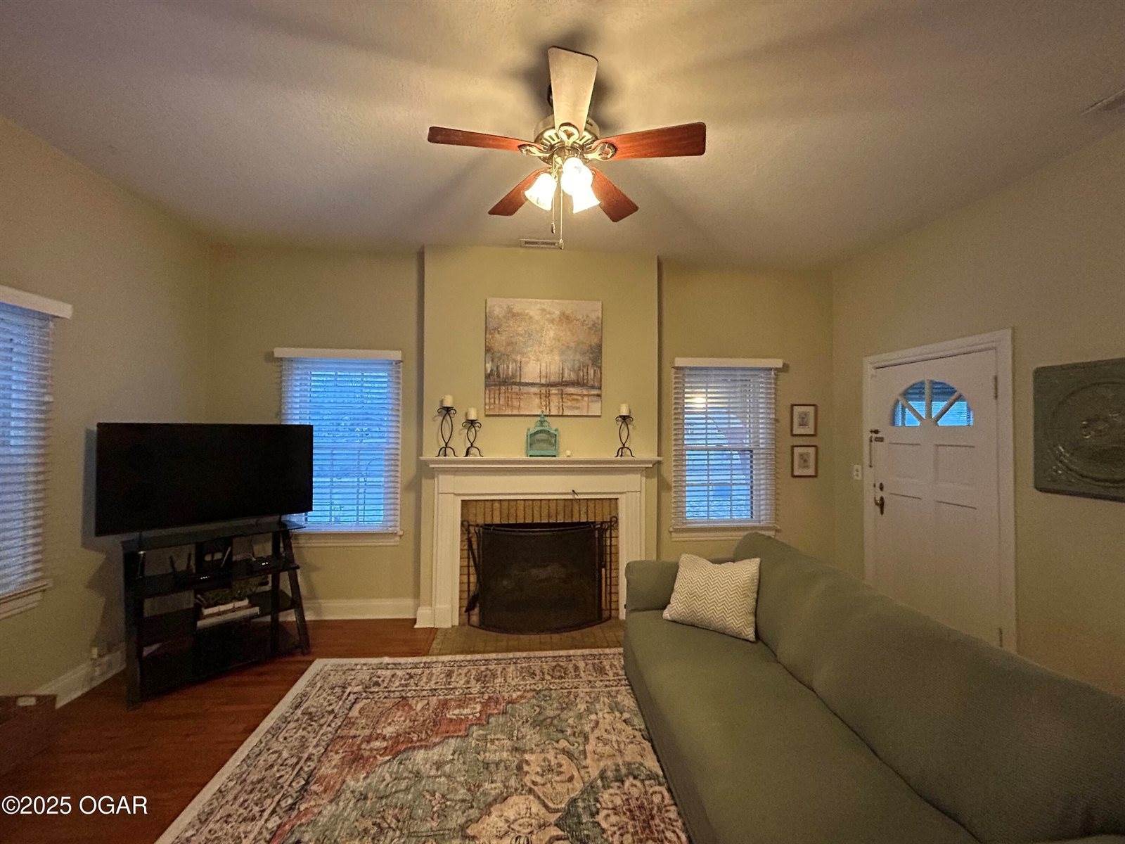 1434 South Main Street, Carthage, MO 64836