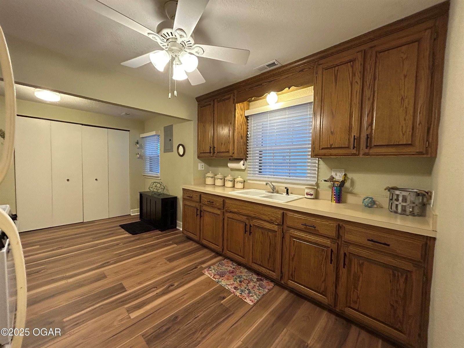 1434 South Main Street, Carthage, MO 64836