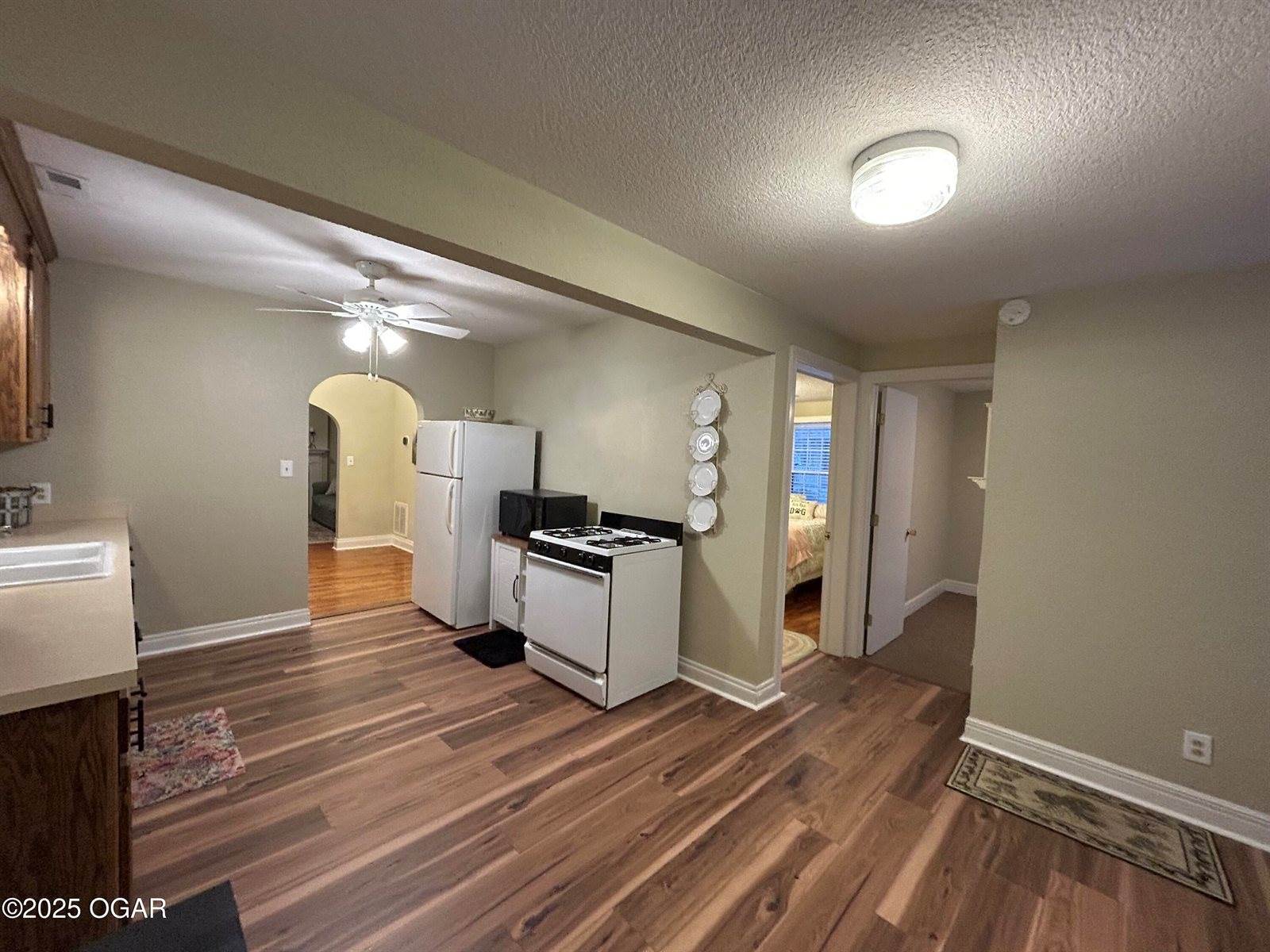 1434 South Main Street, Carthage, MO 64836