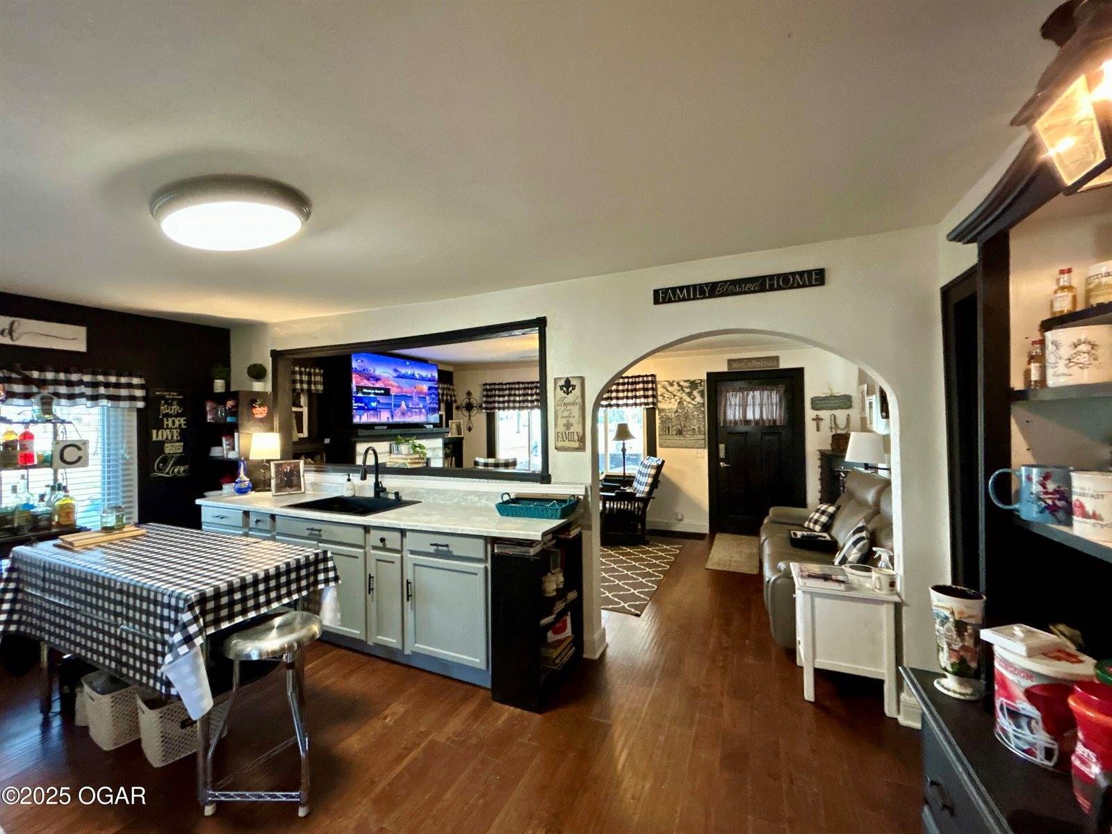 311 East Highland Avenue, Carthage, MO 64836