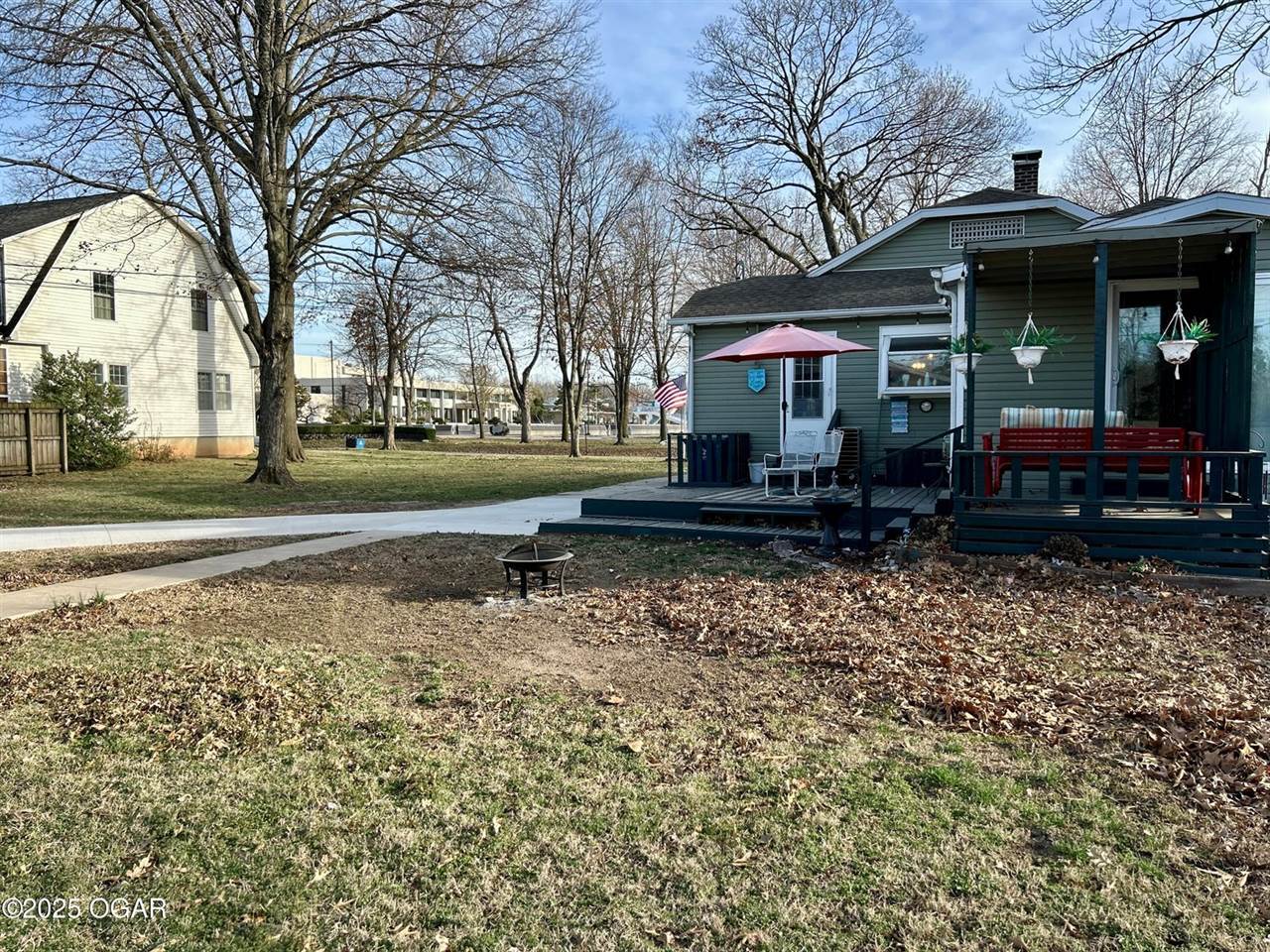 311 East Highland Avenue, Carthage, MO 64836