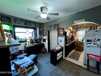 311 East Highland Avenue, Carthage, MO 64836