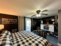 311 East Highland Avenue, Carthage, MO 64836