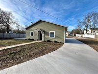 311 East Highland Avenue, Carthage, MO 64836