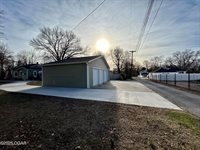 311 East Highland Avenue, Carthage, MO 64836