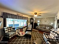 311 East Highland Avenue, Carthage, MO 64836