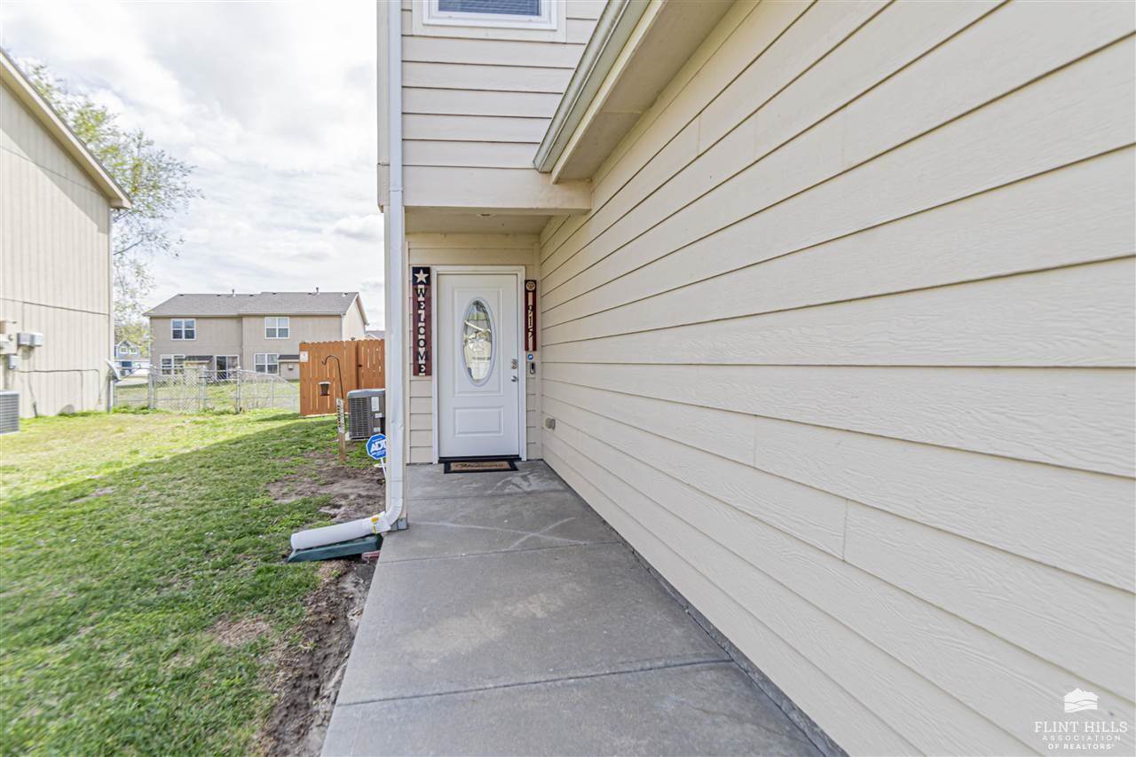 915 Whitetail Court, Junction City, KS 66441