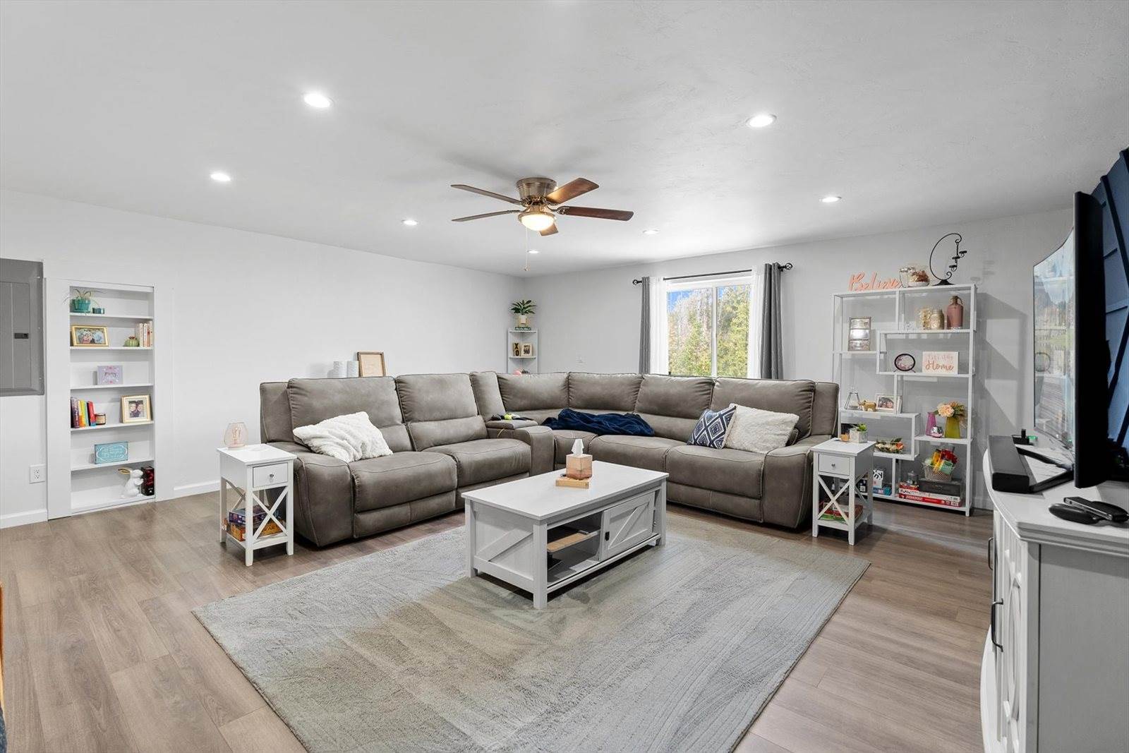 682 Latigo Lane, Bigfork, MT 59911