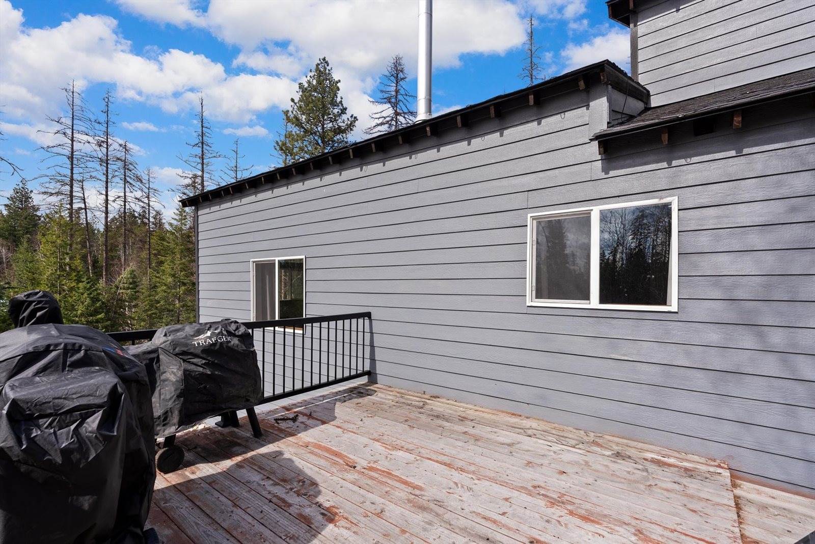 682 Latigo Lane, Bigfork, MT 59911