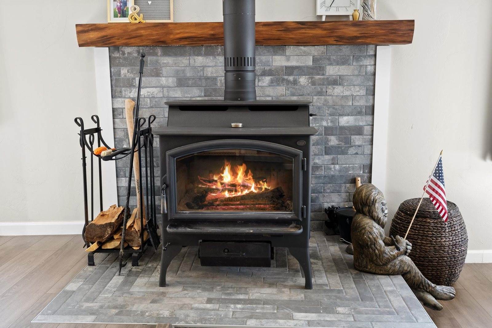 682 Latigo Lane, Bigfork, MT 59911