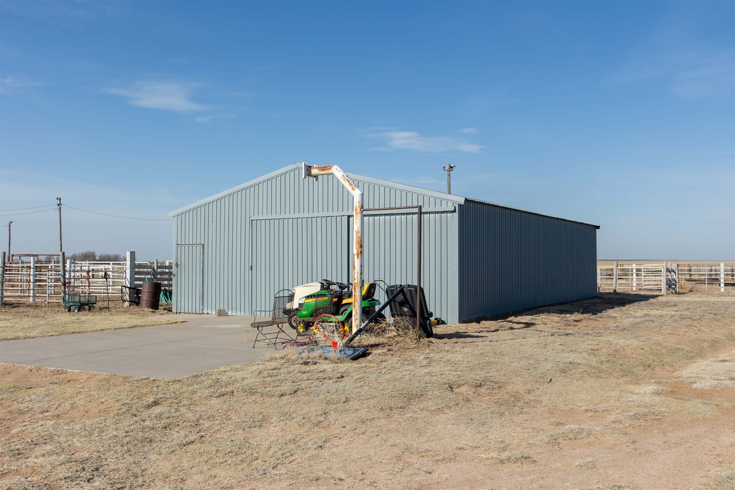 6477 N Road N, Ulysses, KS 67880