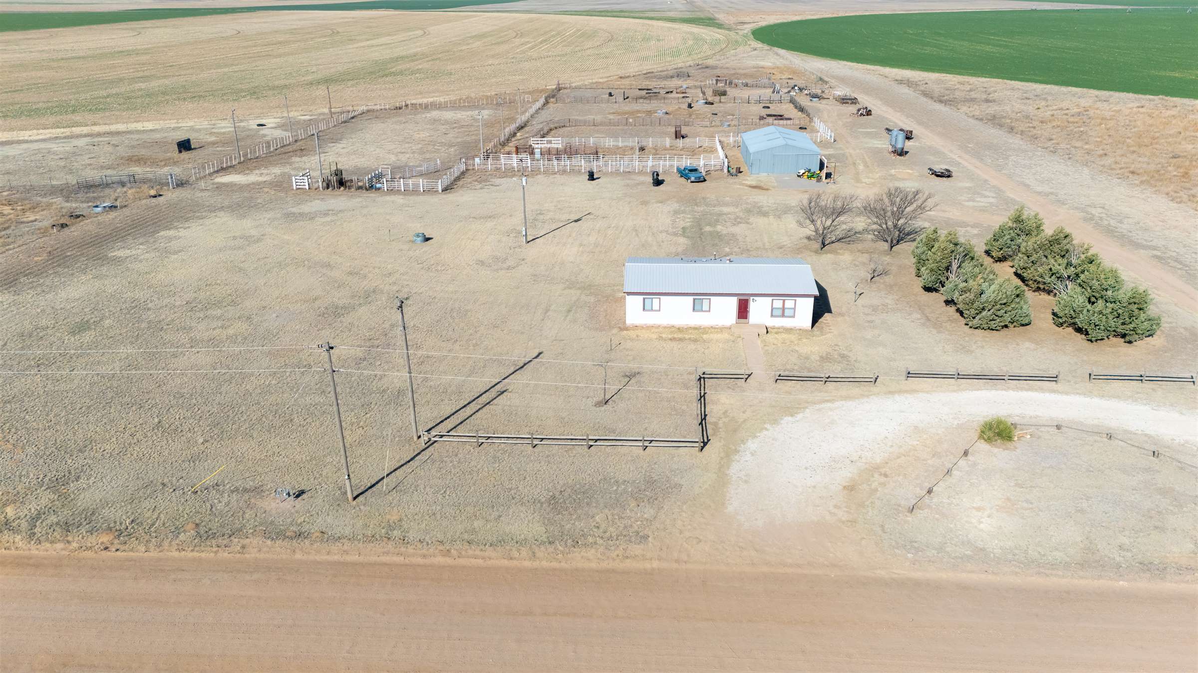 6477 N Road N, Ulysses, KS 67880