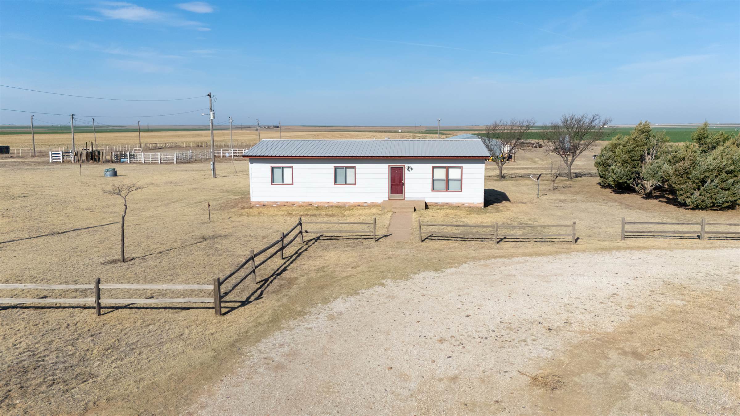 6477 N Road N, Ulysses, KS 67880
