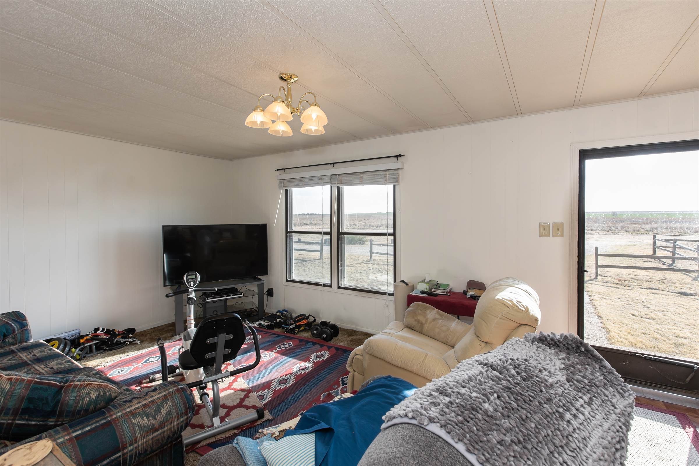 6477 N Road N, Ulysses, KS 67880