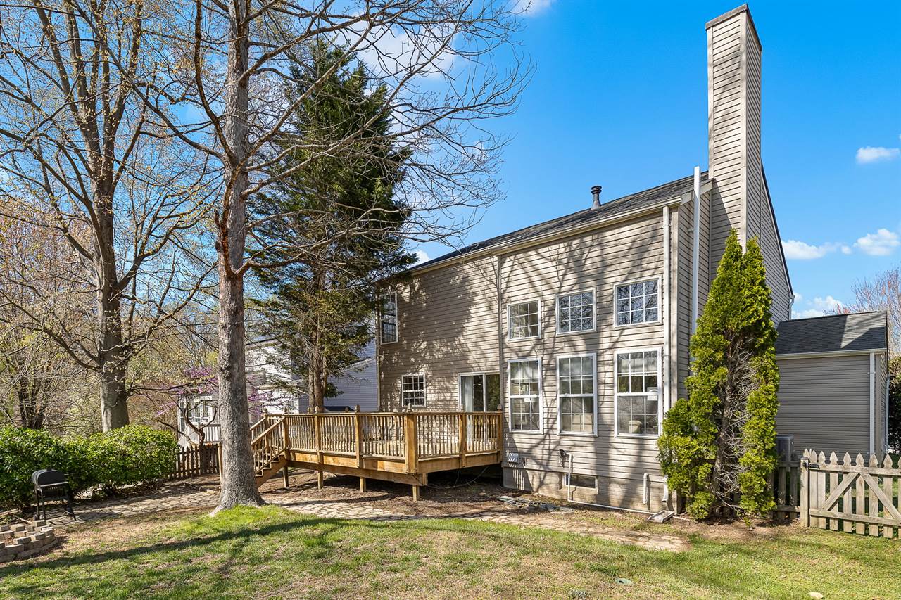 9 Jade Dr, Fredericksburg, VA 22406